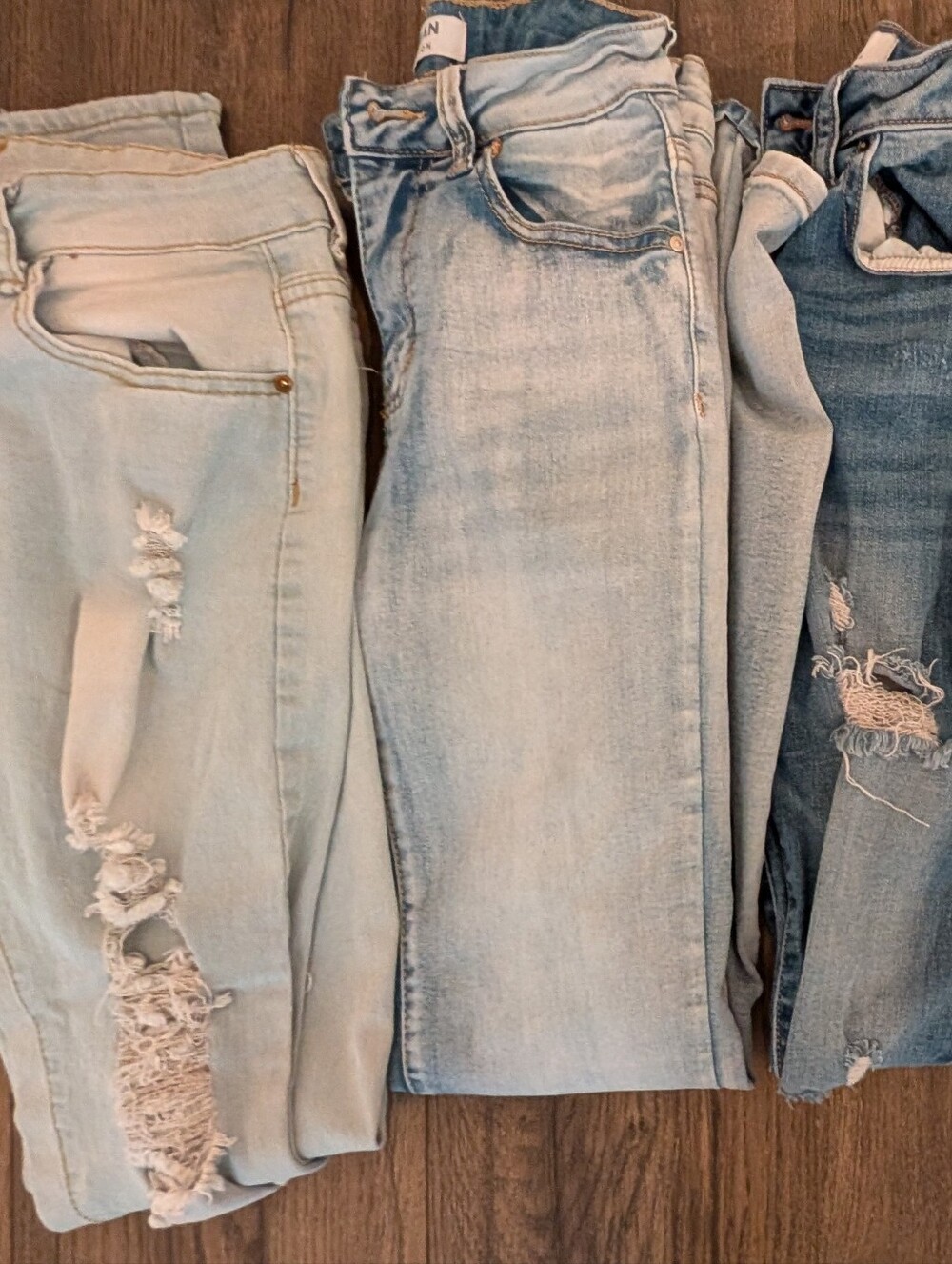 3/$30 💜 3 pairs of blue jeans size 0 and 3 juniors Bundle